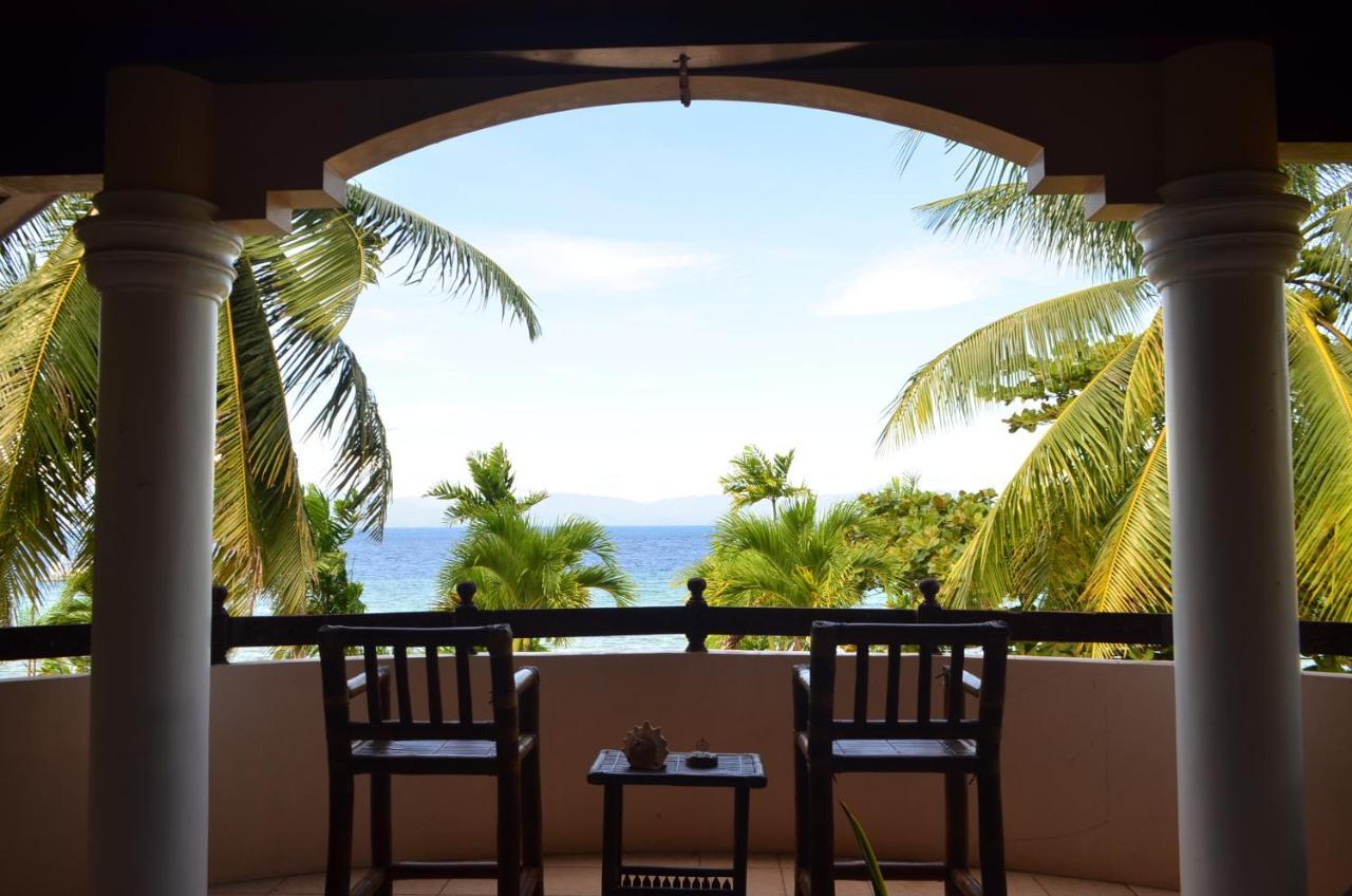 Private Beachfront Accommodation With Ocean View And Direct Reef Access Моалбоал Екстериор снимка
